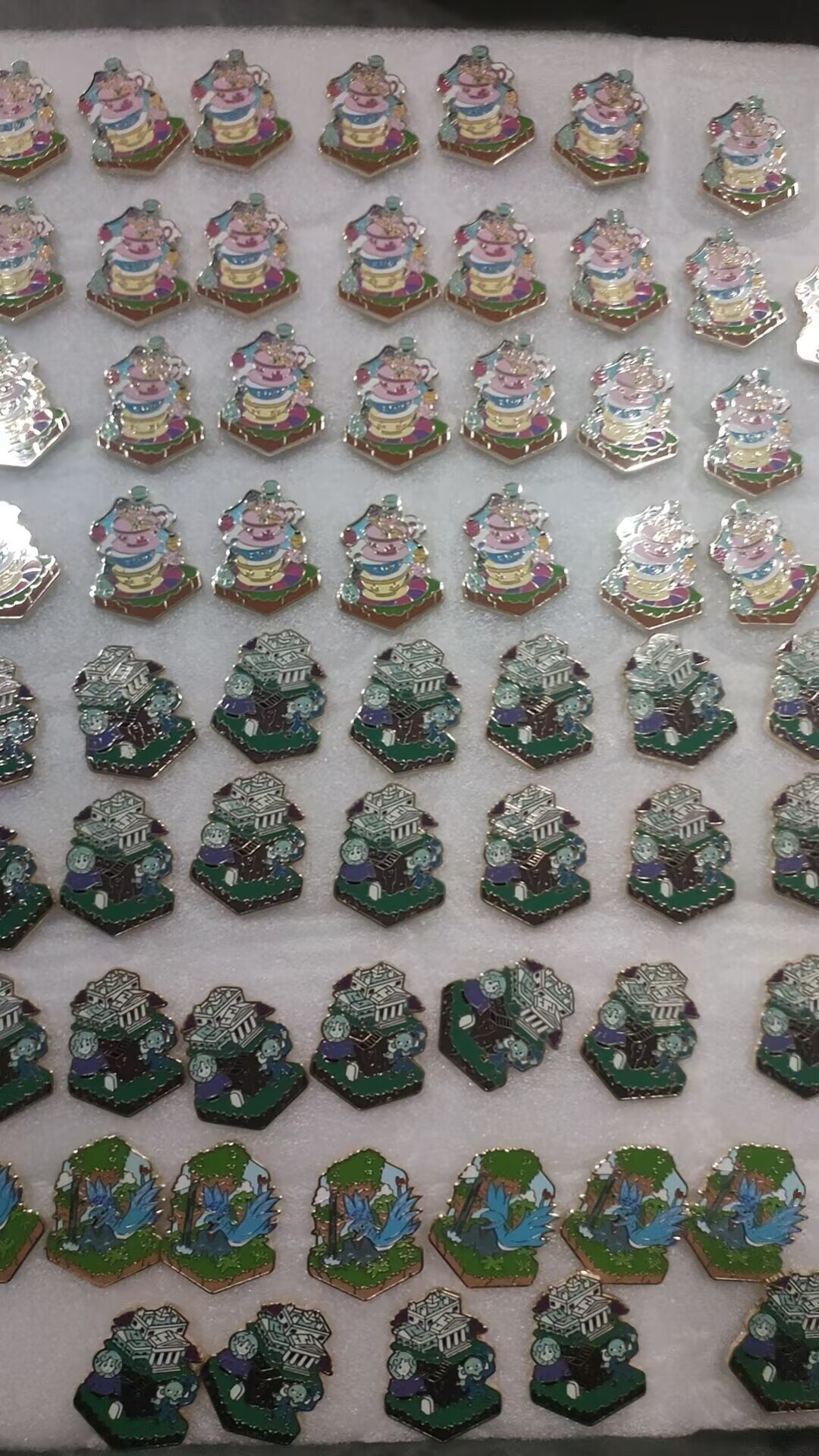Disney Premium Pins value $1.5 - Image 10