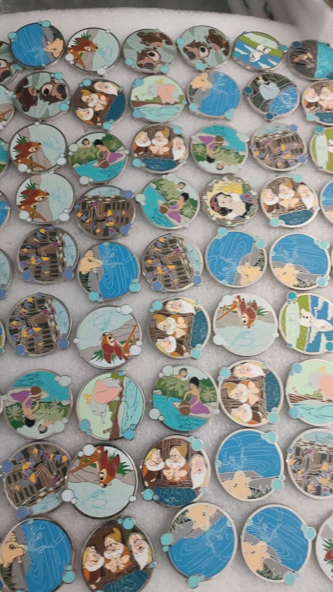 Disney Premium Pins value $1.5 - Image 9