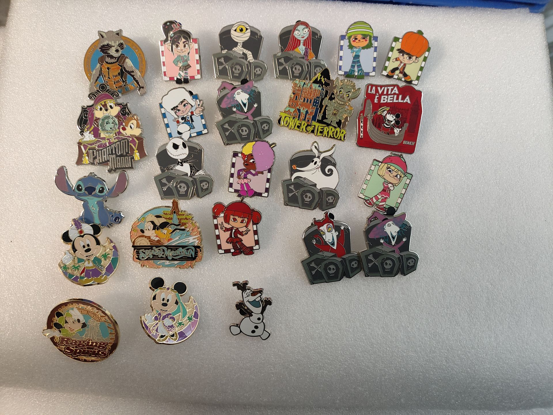 Disney Premium Pins value $1.25 - Image 6
