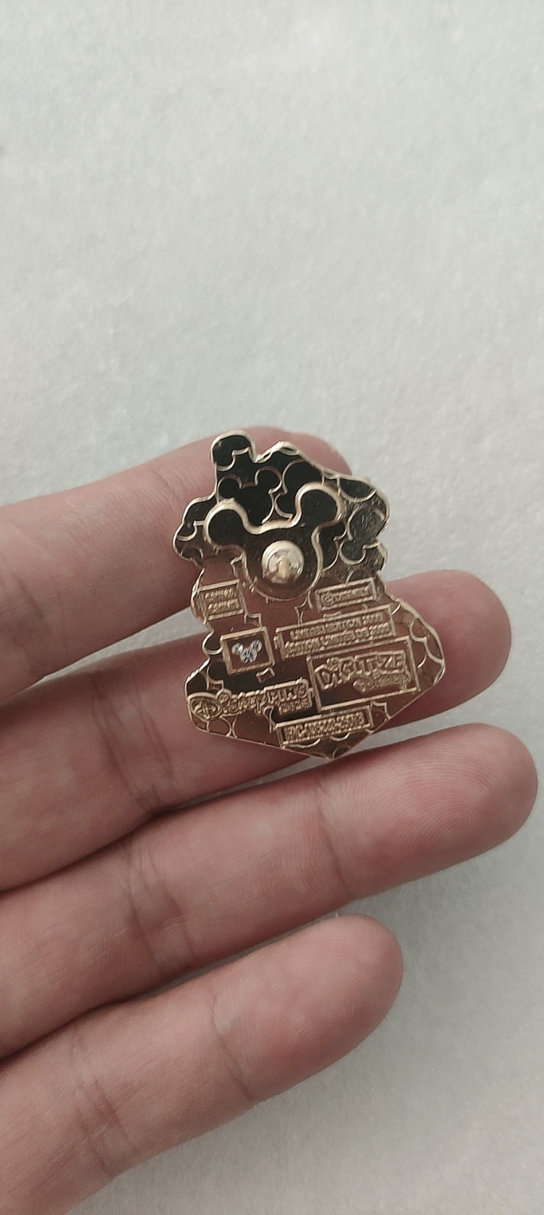 Disney Premium Pins value $1.5 - Image 12