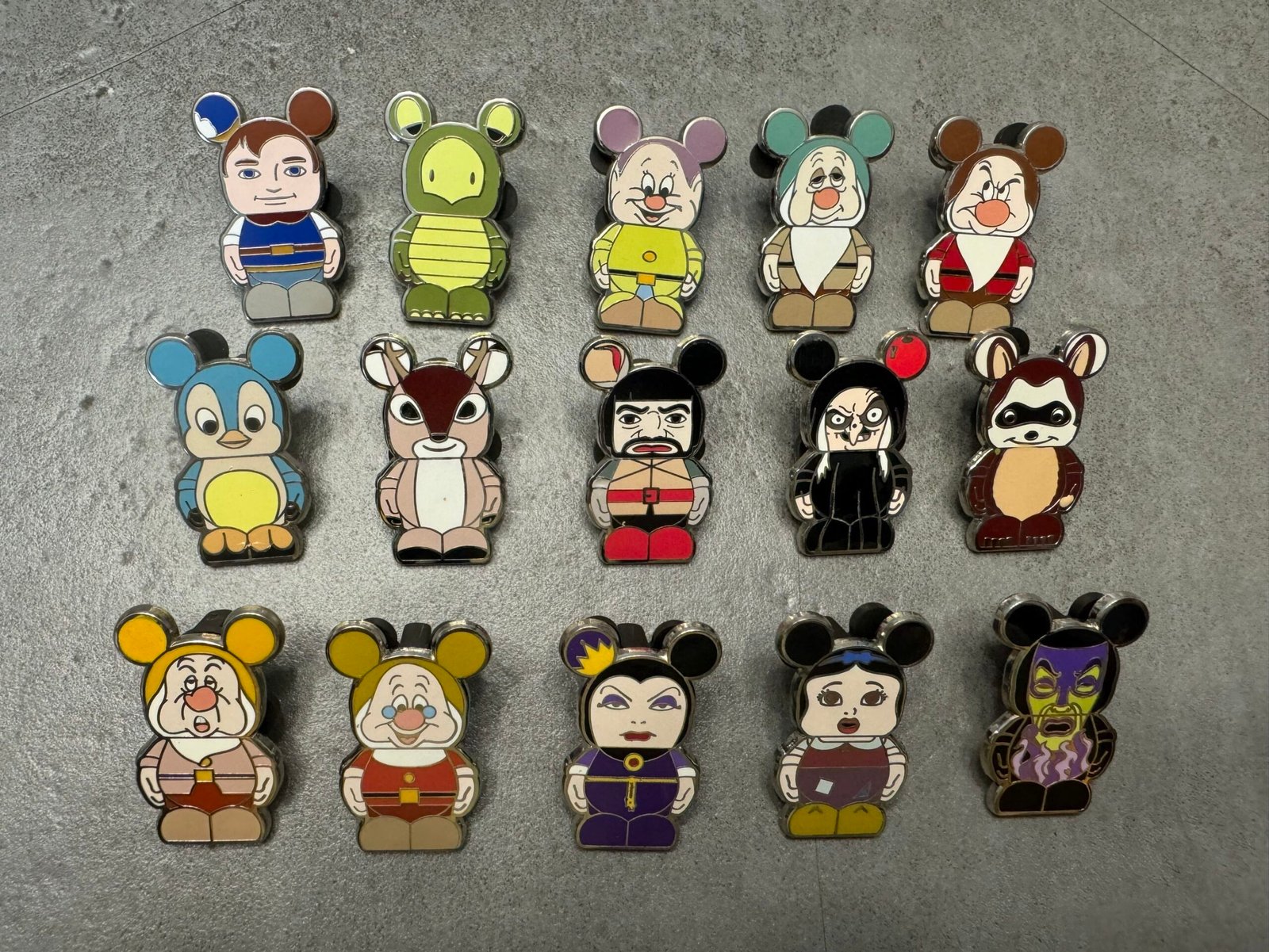 Disney Premium Pins value $0.58 mixed styles-003